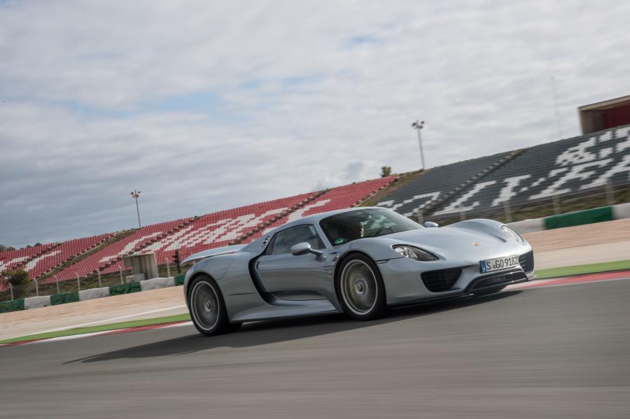  Porsche 918 Spyder 2014 года  (фото 20 из 111)